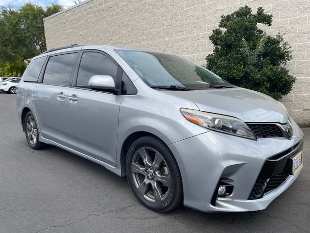 Used 2018 Silver Toyota SE Premium image 1