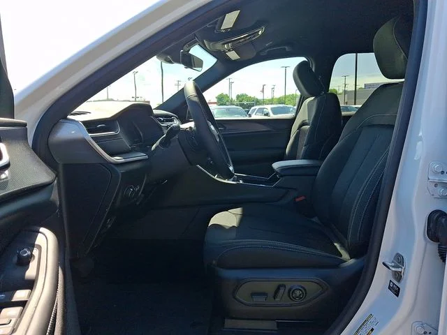 New 2026 White Jeep Laredo image 12