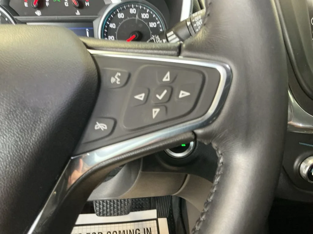 Used 2020 IRIDESCENT PEARL TRICOAT Chevrolet LT image 19