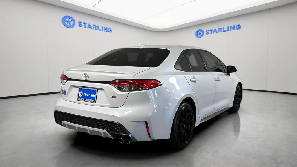 Used 2022 Off-white Toyota SE image 8