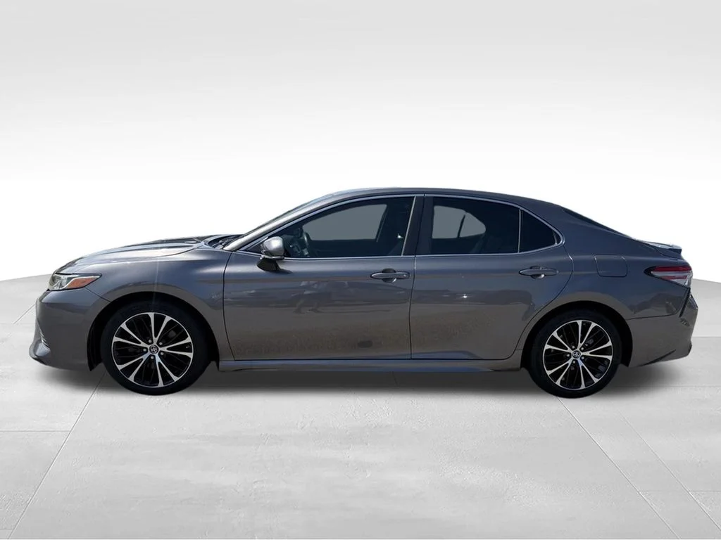Used 2018 Gray Toyota SE image 2