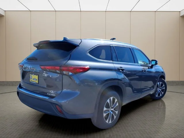 Used 2020 Gray Toyota XLE image 6