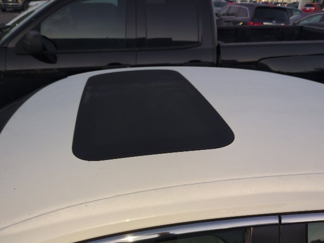 Used 2024 White Honda EX image 6