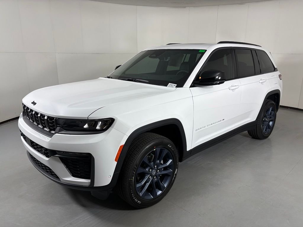 New 2026 Bright White Clear-Coat Exterior Paint Jeep  image 4
