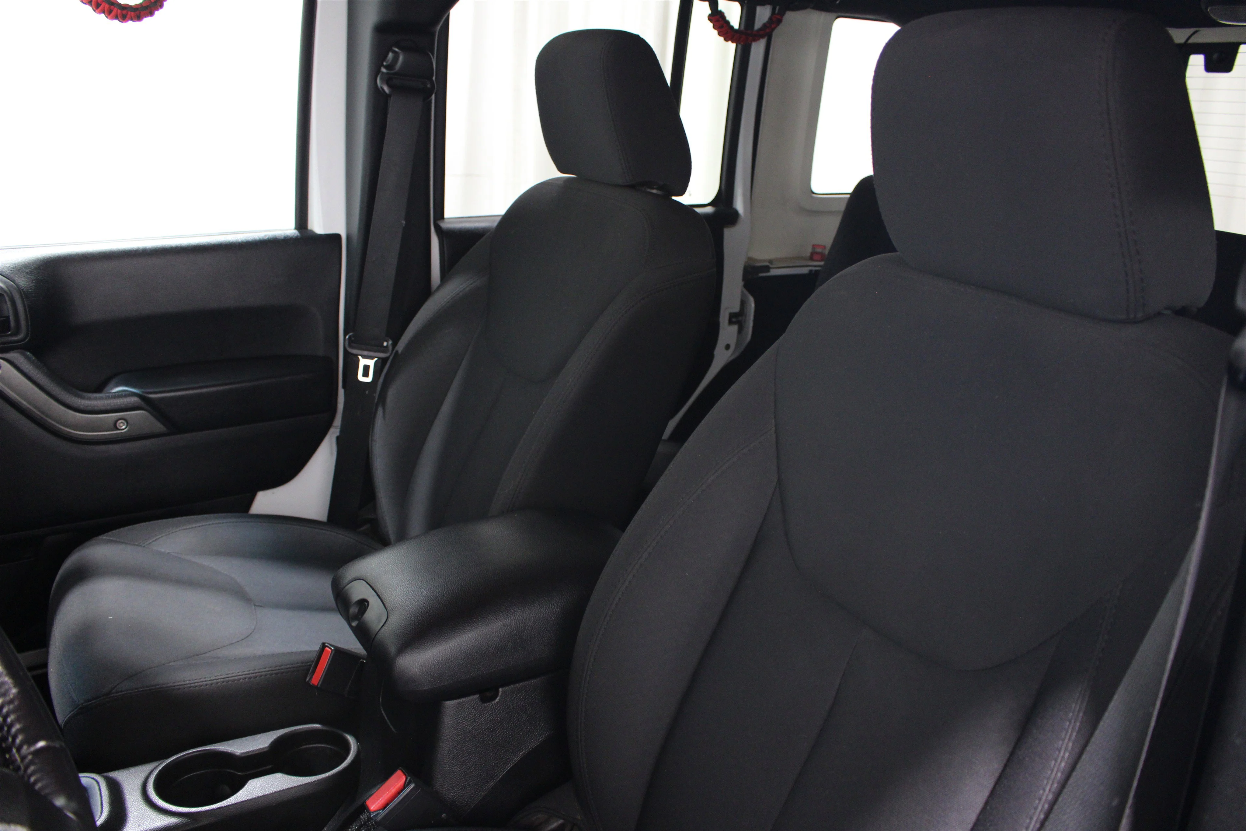 Used 2016 Bright White Clearcoat Jeep Sport image 4