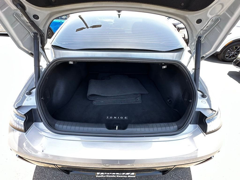 Used 2023 Silver Hyundai Limited image 9