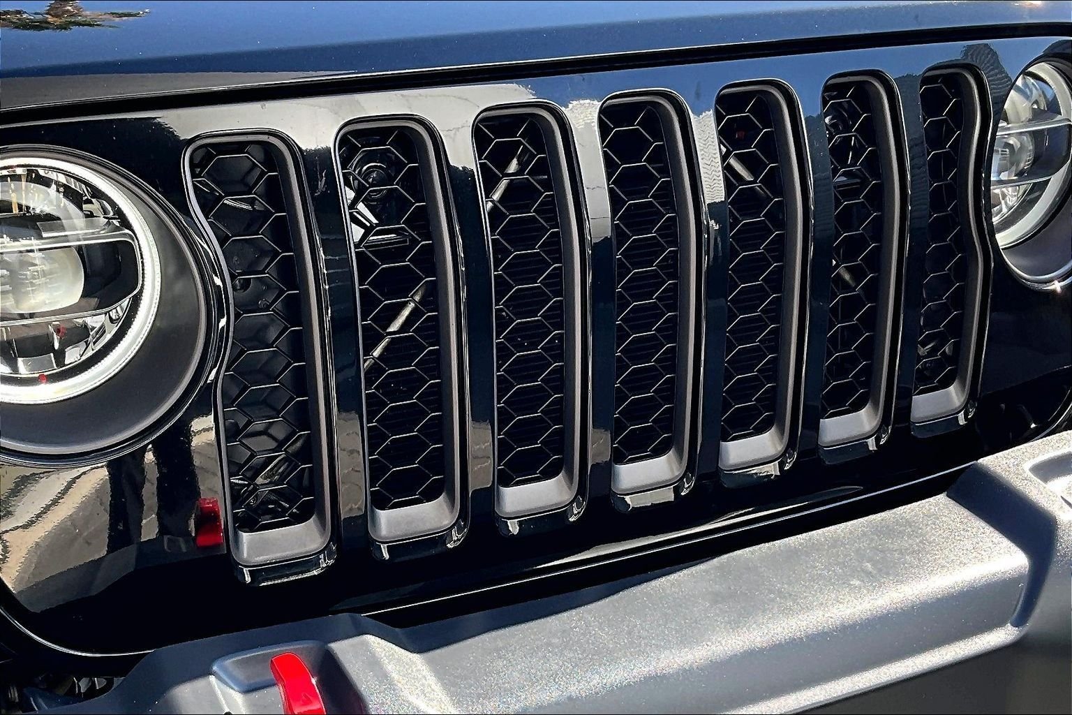 Used 2022 Black Jeep Rubicon image 30