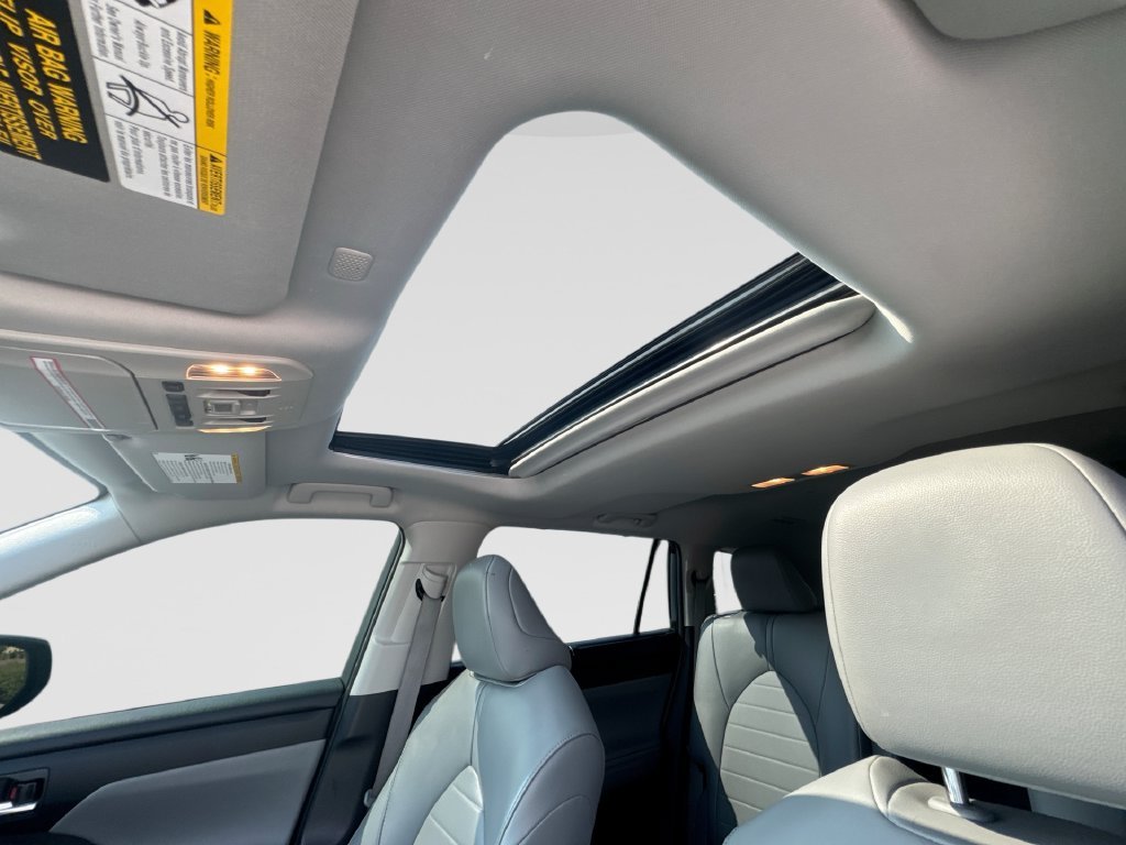 Used 2022 Moon Dust Toyota XLE image 27