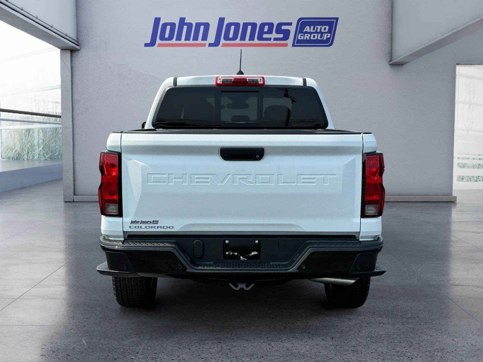 New 2026 Summit White Chevrolet WT image 4