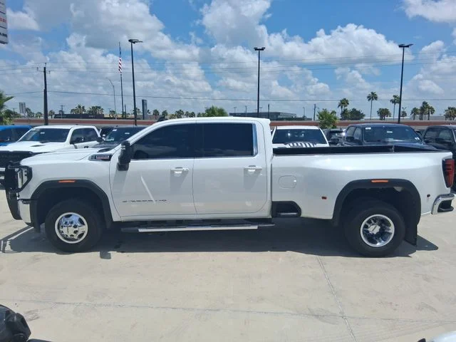 Used 2025 White GMC SLE image 4