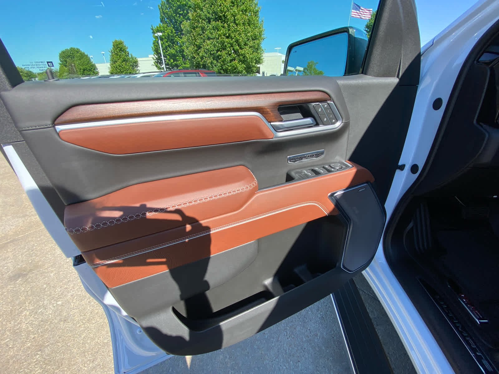 New 2026 Glacier White Tricoat GMC Denali Ultimate image 7