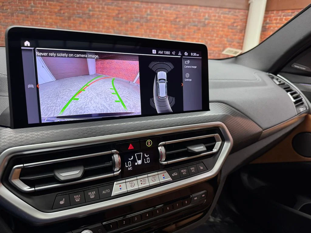 Used 2024 Black BMW xDrive30i image 21