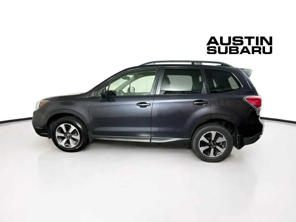 Used 2018 Gray Subaru 2.5i Premium image 4