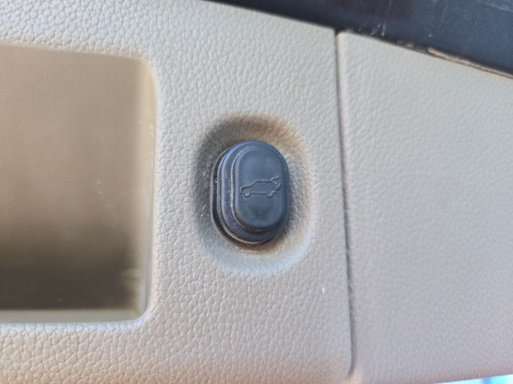 Used 2018 Gray Chevrolet Premier image 100