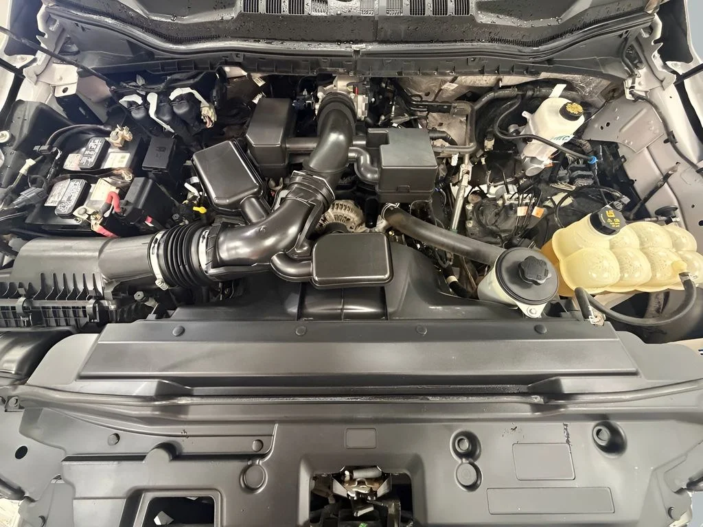 Used 2021 White Ford XL image 21