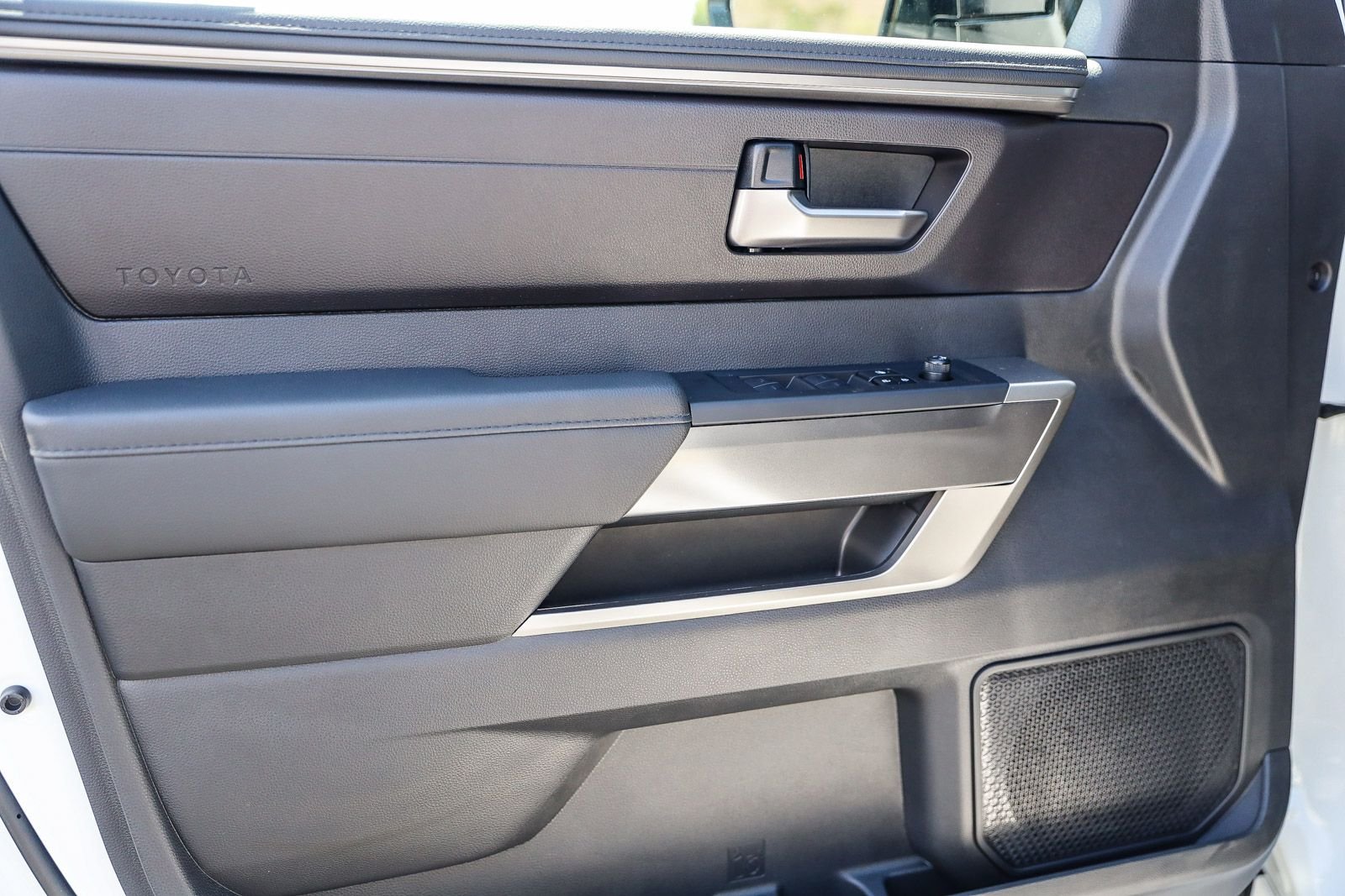 2026 Toyota Tundra SR5 - Photo 20