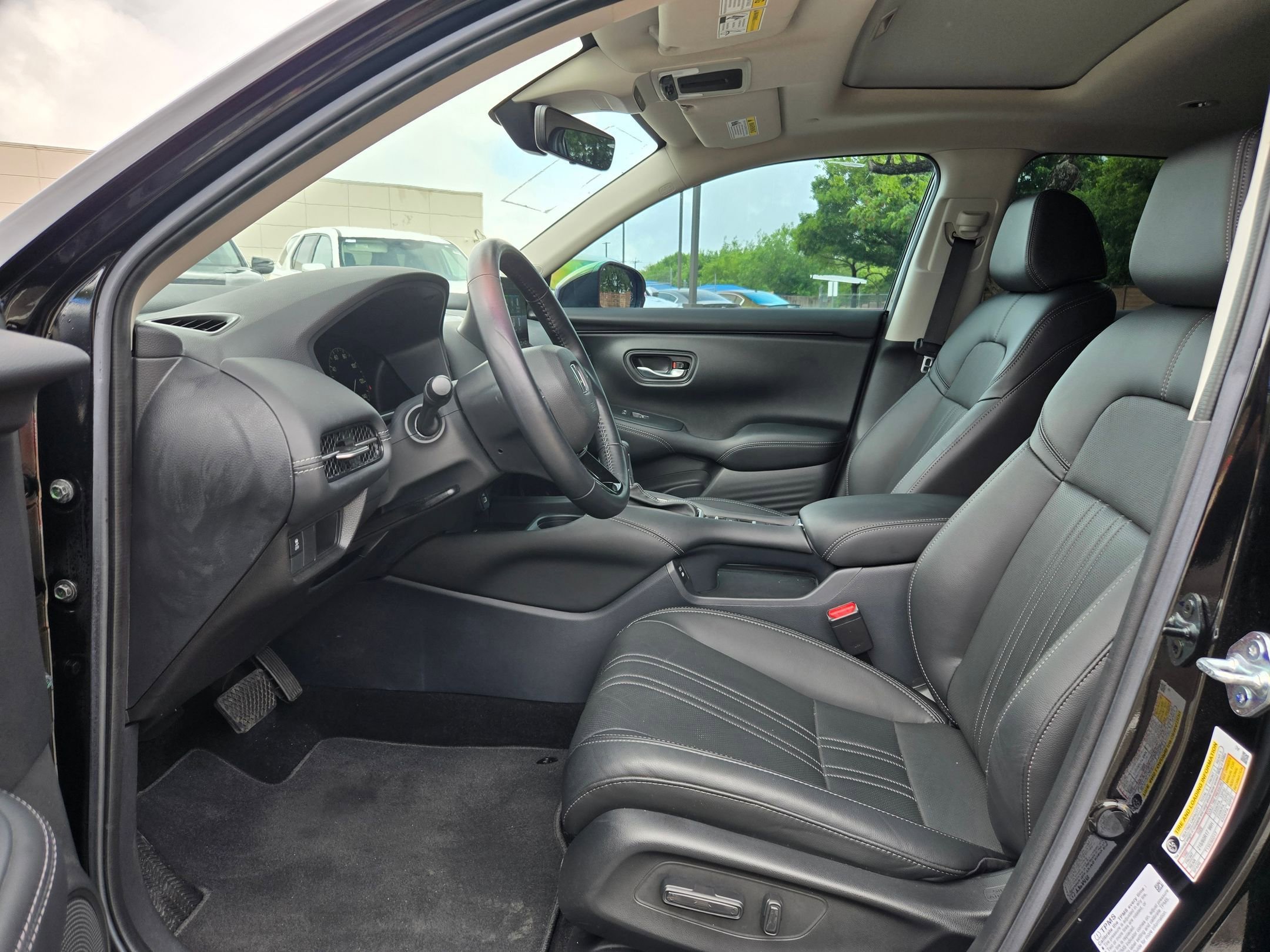Used 2025 Black Honda EX-L image 9