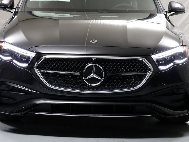 New 2026 Graphite Grey Metallic Mercedes-Benz E 450 image 32