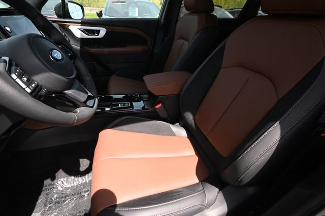New 2026 CRYSTAL BLACK SILICA Subaru Touring Hybrid image 8