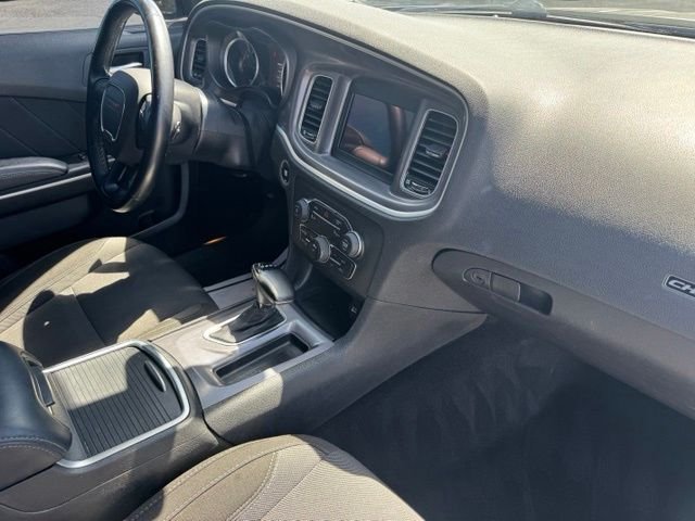 Used 2022 Black Dodge SXT image 24