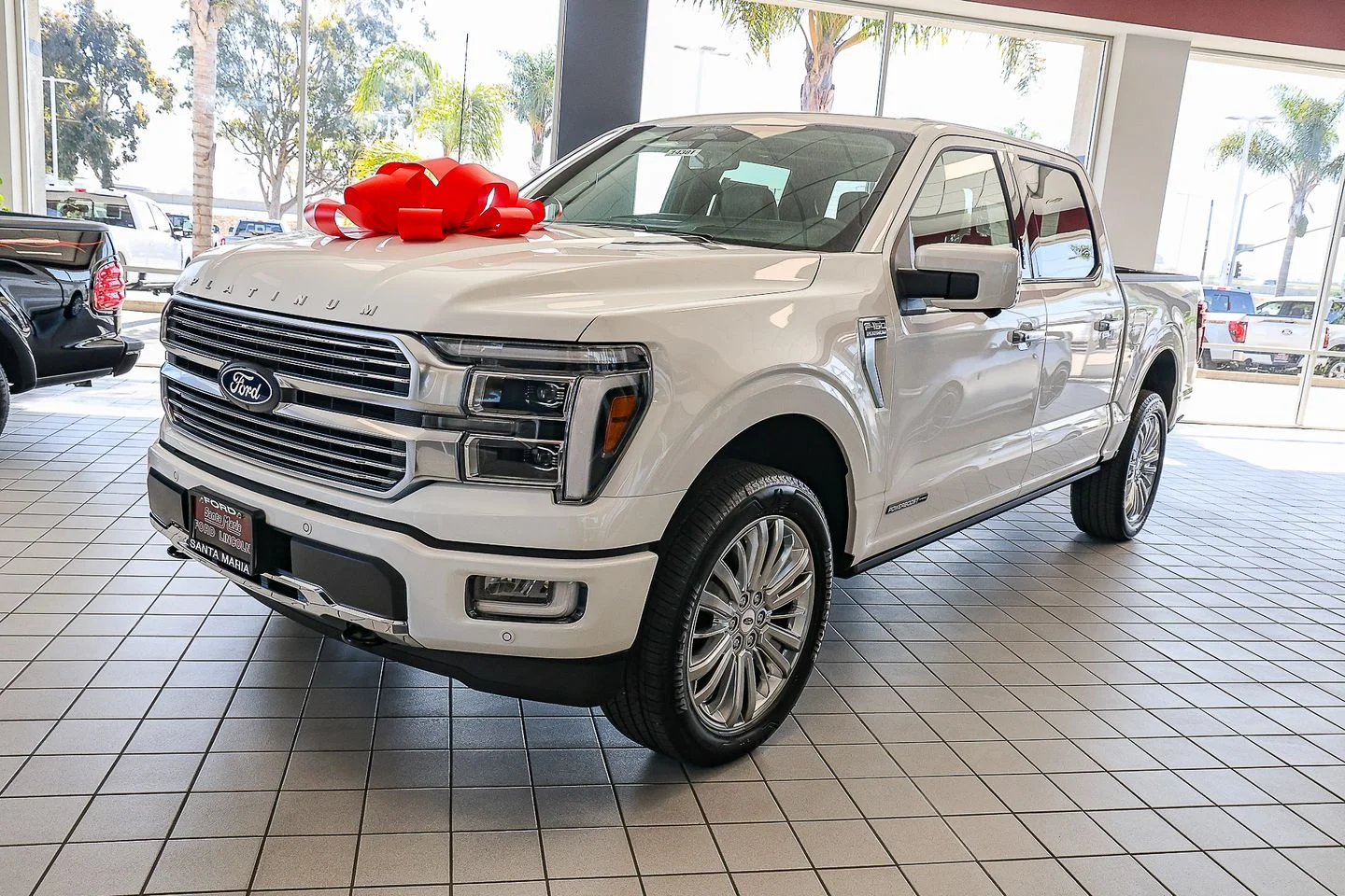 New 2026 Star White Metallic Tri-Coat Ford Platinum® image 9
