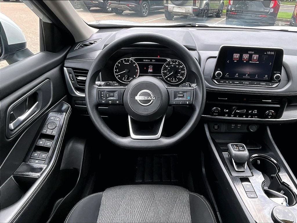 Used 2024 White Nissan SV image 17