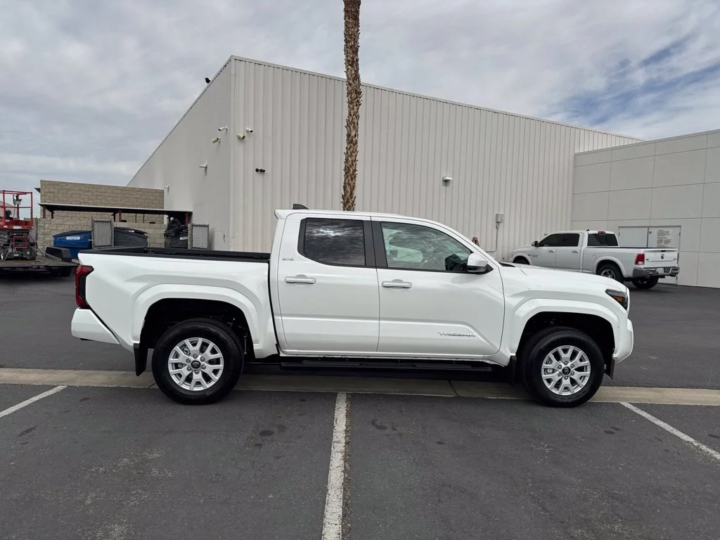 Used 2025 White Toyota SR5 image 6