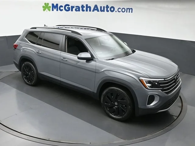 New 2026 Pure Gray Volkswagen 2.0T SE W/TECHNOLOGY image 3