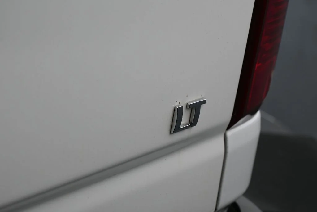 Used 2022 Summit White Chevrolet LT image 32