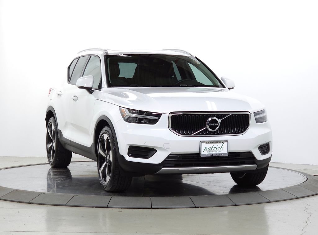 2020 Volvo XC40 T5 Momentum AWD's photo