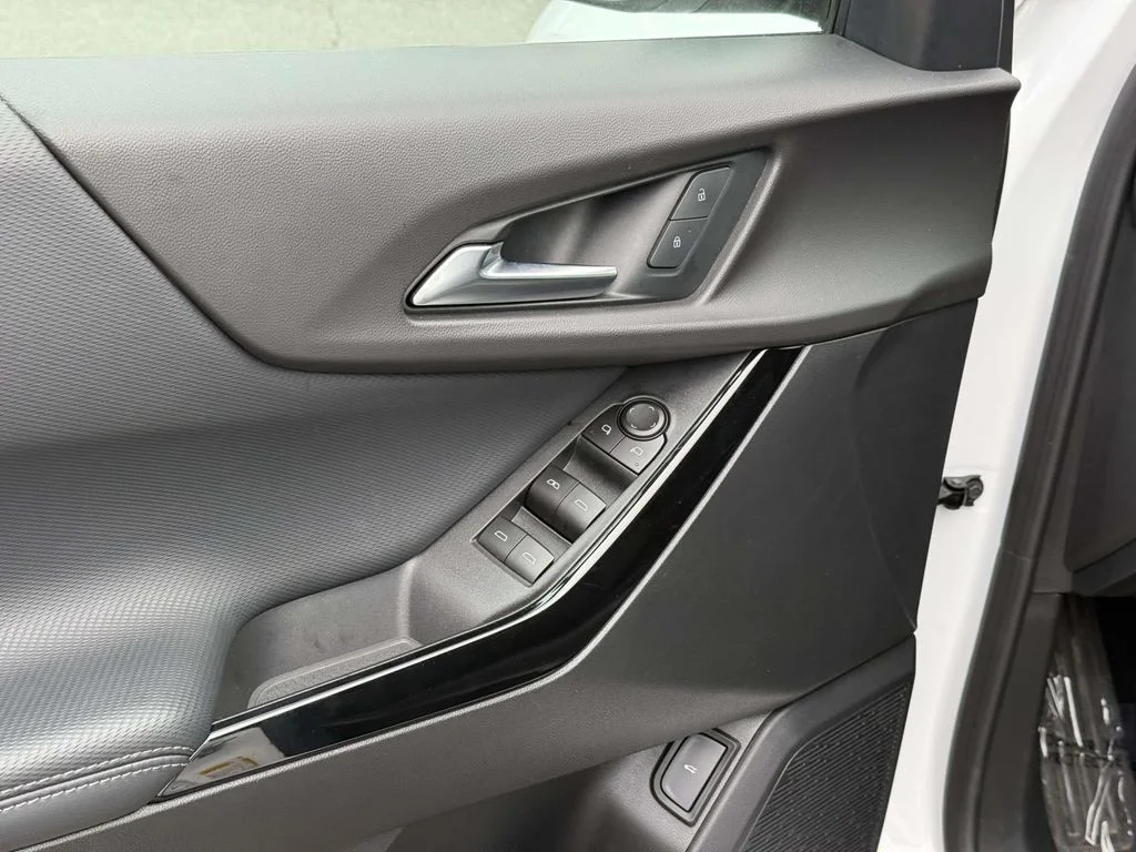 Used 2026 White Chevrolet LT image 32