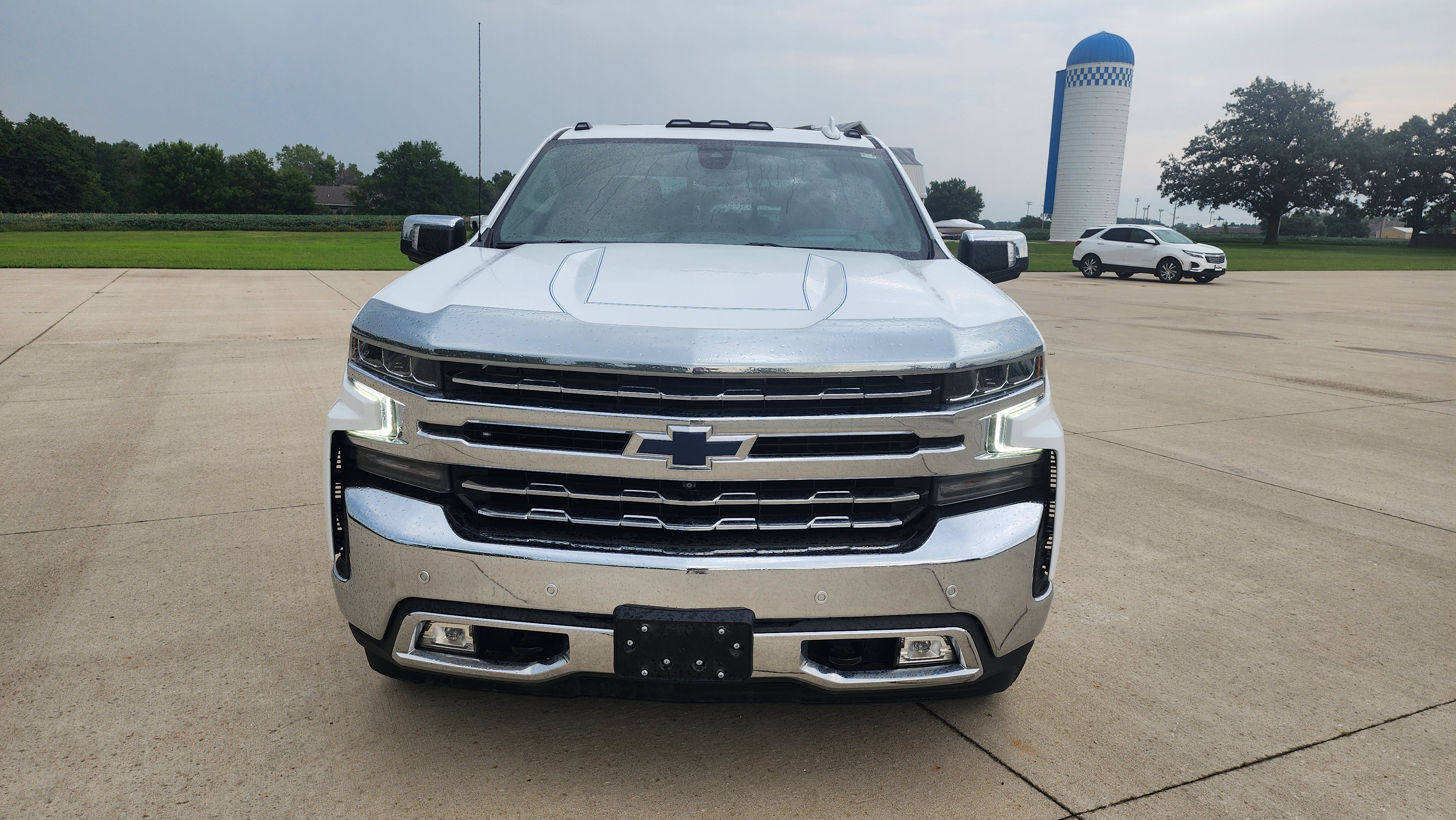 Used 2022 Summit White Chevrolet LTZ image 2