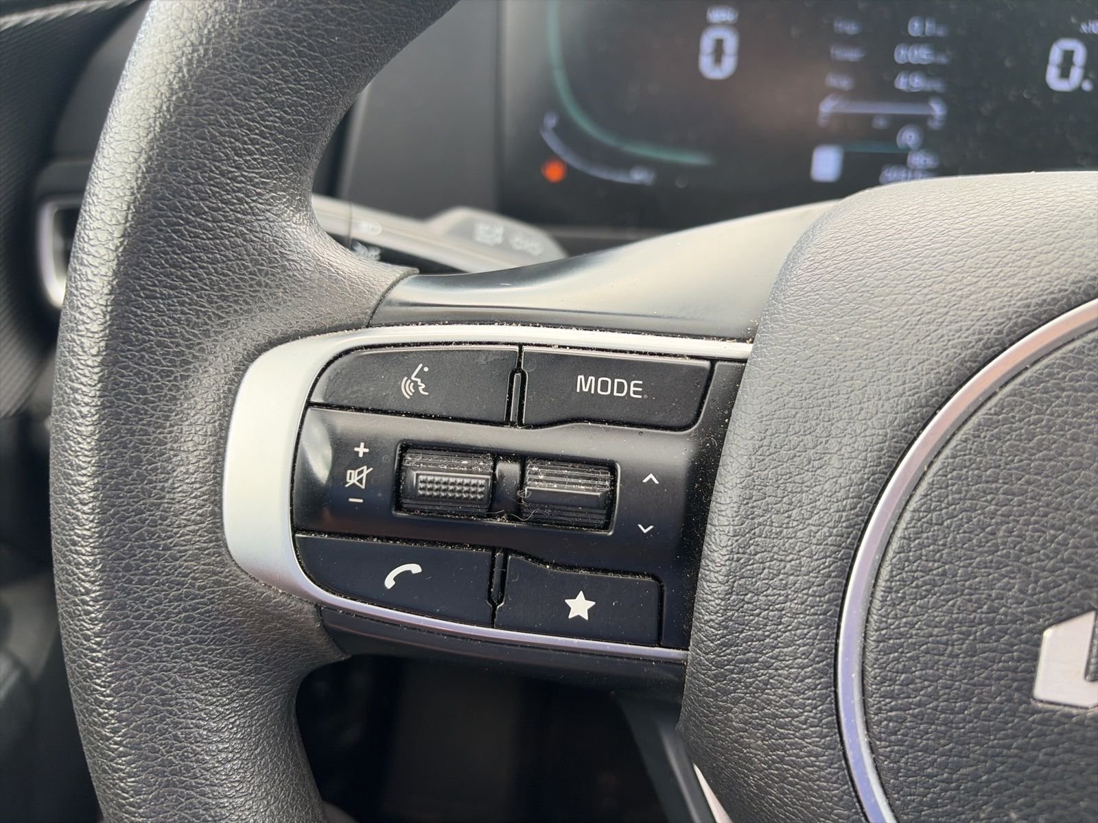 Used 2024 Black Kia LX image 17