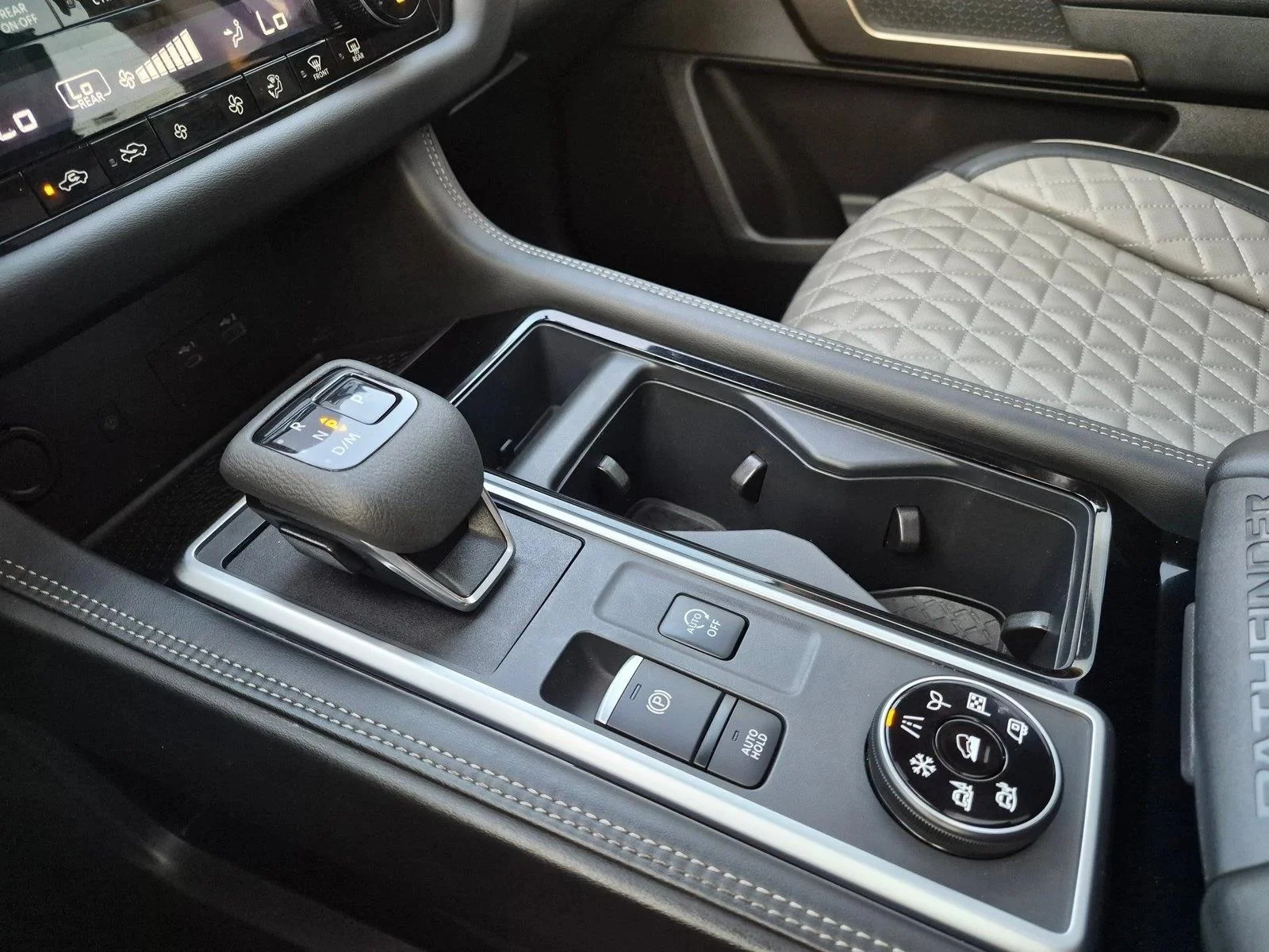 Certified Used 2025 Gun Metallic Nissan Platinum image 11
