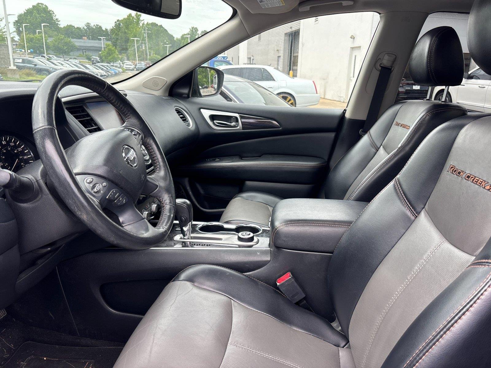Used 2020  NISSAN SL image 14