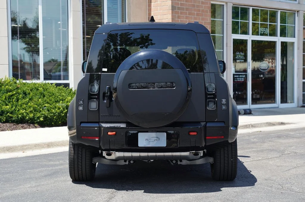 New 2026 Santorini Black Land Rover X image 5