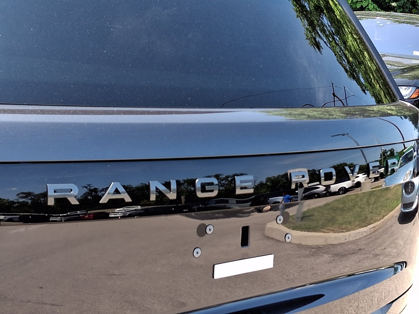New 2026 Carpathian Grey Land Rover P530 SE image 21