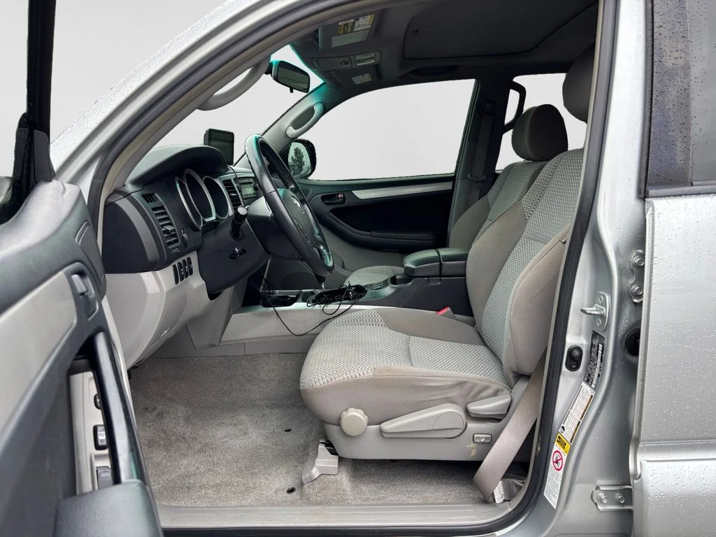 Used 2008 Silver Toyota SR5 image 10