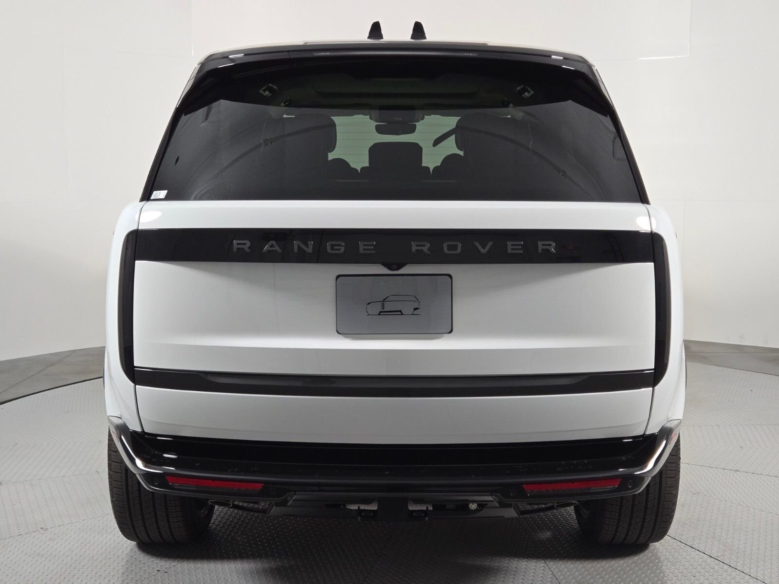 New 2026 Fuji White Land Rover SE image 7