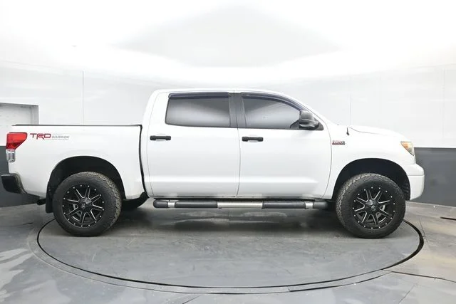 Used 2011 White Toyota Grade image 14