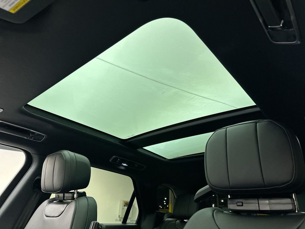 New 2026 Borasco Grey Land Rover Dynamic SE image 11