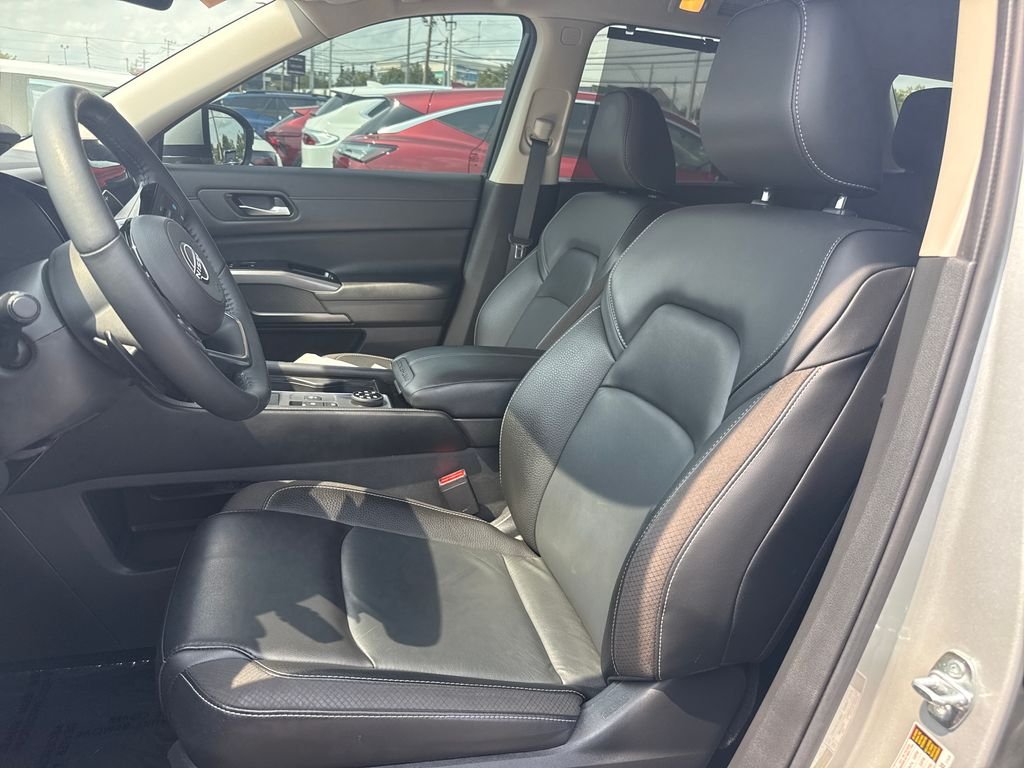 Certified Used 2023 Silver Nissan SL image 13