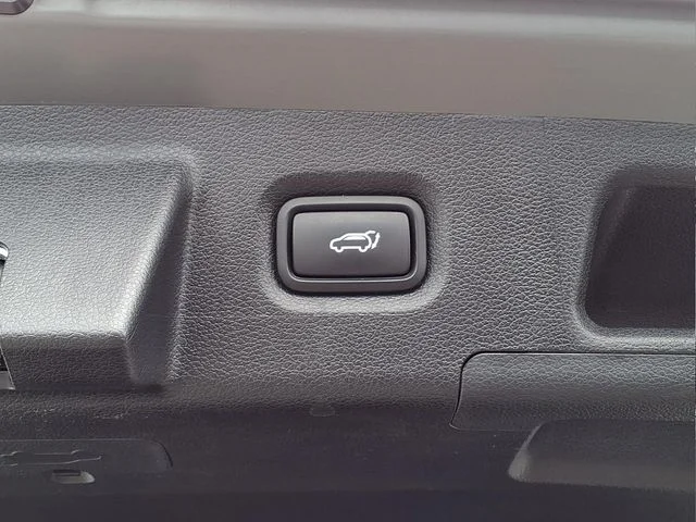 Used 2022 Gray Hyundai SEL image 7