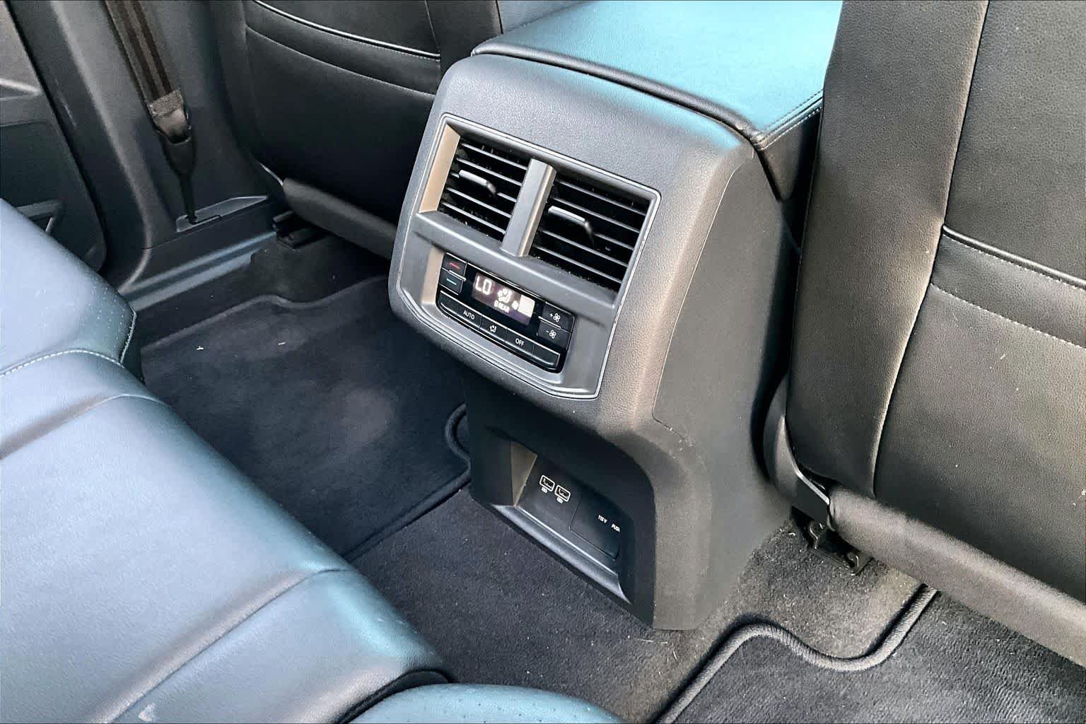 Used 2019 Platinum Gray Metallic Volkswagen 3.6L V6 SEL R-Line image 10