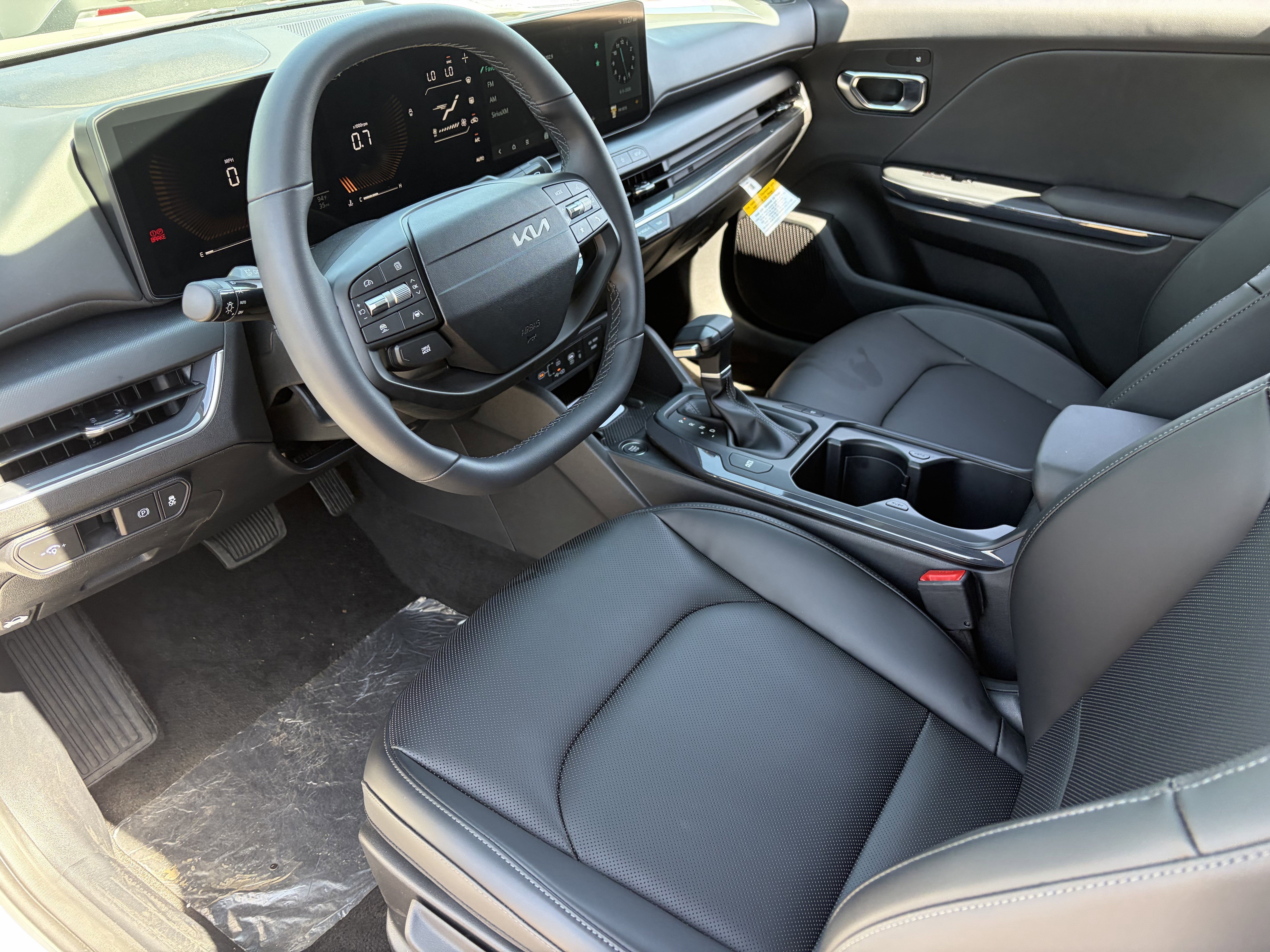 New 2026 Snow White Pearl Kia EX image 16
