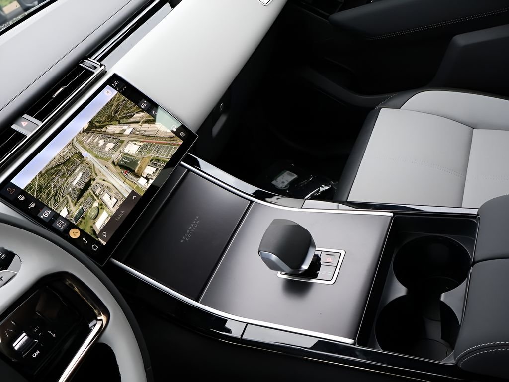 New 2026 Carpathian Grey Land Rover  image 18