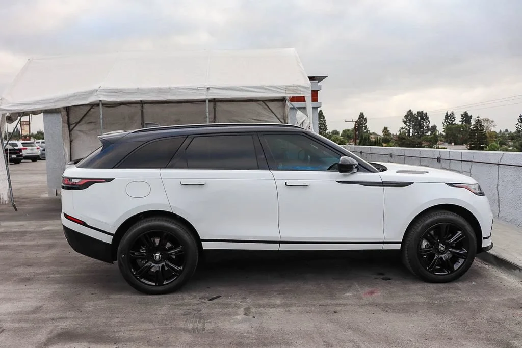 Used 2023  Land Rover R-Dynamic S MHEV image 13