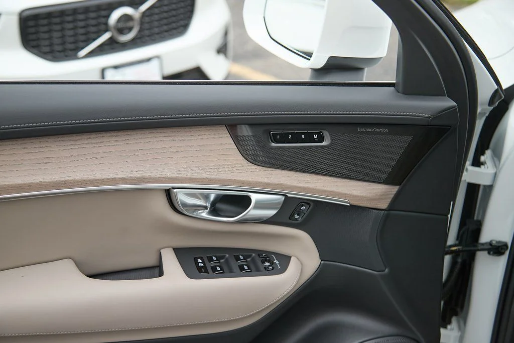 2026 Volvo XC90 Plus - Photo 11