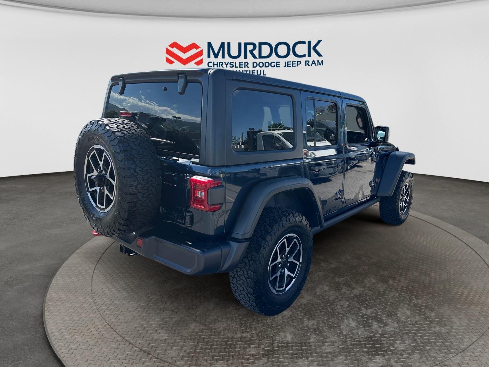 Used 2025 Fathom Blue Pearlcoat Jeep Rubicon image 9