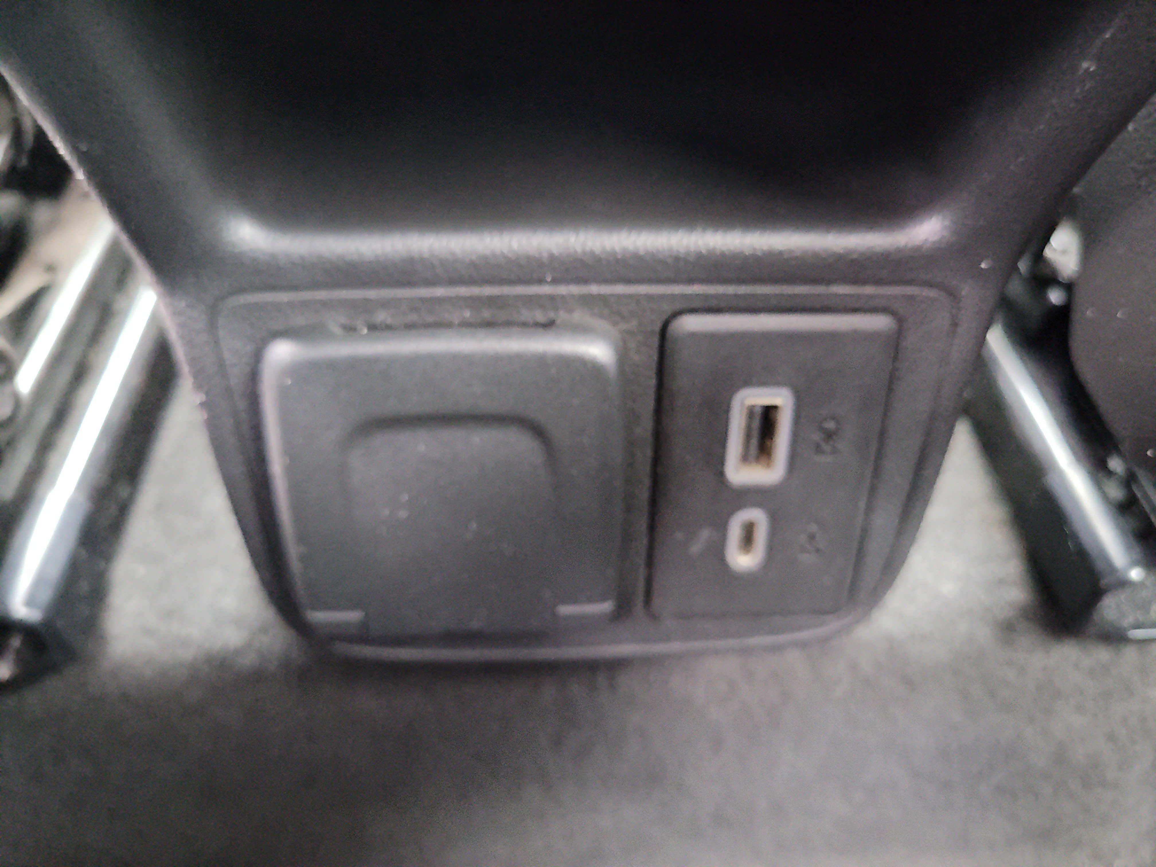 Used 2020 Ebony Twilight Metallic Buick Essence image 14